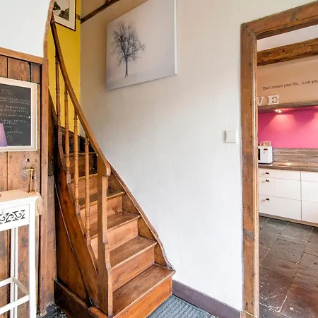 Traditional With Private Terrace 度假居 *