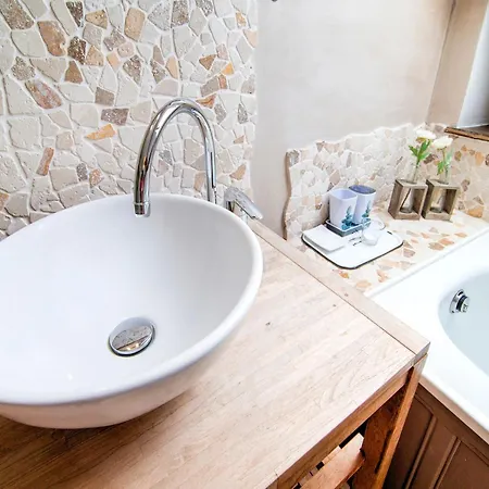 Traditional With Private Terrace 度假居 Amas